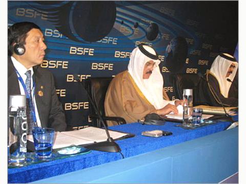 العطية يطالب إيران بالكف عن التصريحات المستفزة لدول الخليخ