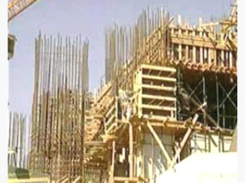 وفاة عامل بناء وإصابة آخر إثر سقوط سُلمهِم في حدة