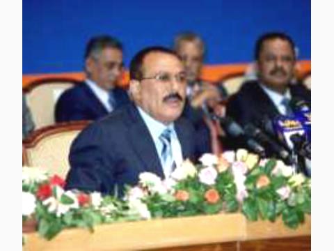 الرئيس يدعو المعارضة إلى الحوار والمشترك يرحب بأي دعوة جادة