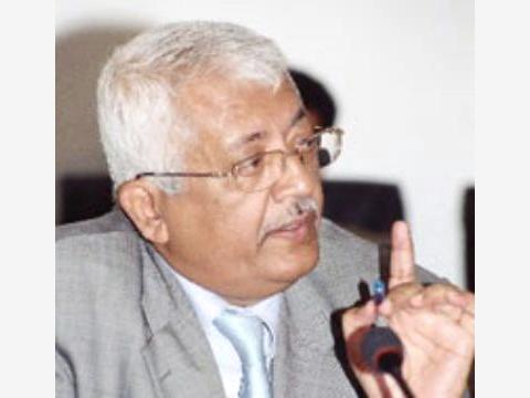 الدكتور ياسين سعيد نعمان يتعرض لثالث مضايقة من الأمن المركزي خلال أسبوع