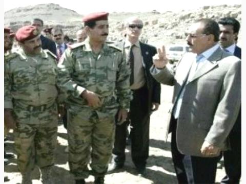 الرئيس يتفقد الجيش في حرف سفيان