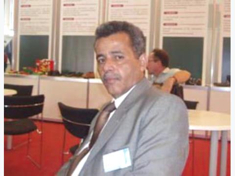 المخترع اليمني سمير حنوني يفوز بجائزة الأمم المتحدة للملكية الفكرية الكبرى وايبو