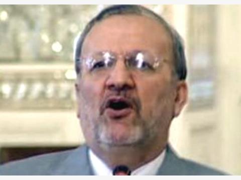 اليمن يعتذر عن استقبال وزير الخارجية الإيراني