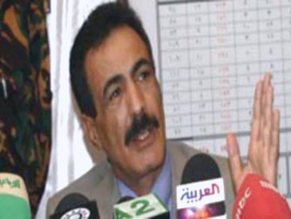 وزير الداخلية يلتقي السفير الكويتي باليمن ويدعو الإعلام للاهتمام بالقضايا المرورية