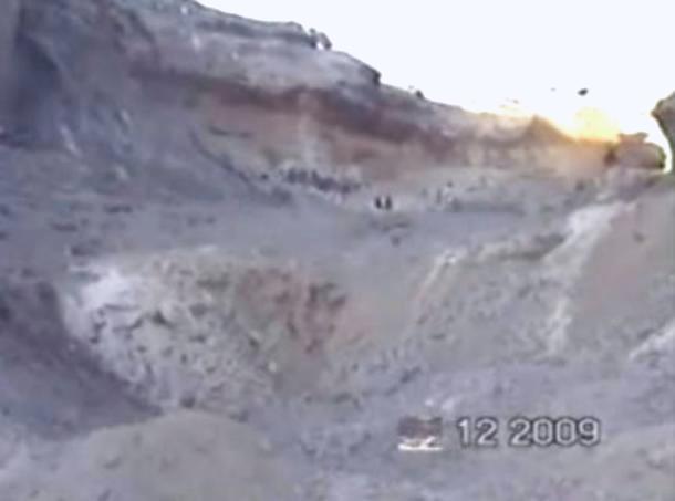 الحوثي يعلن عن مقتل 120 من الأسرى لديه ويتهم أمريكا