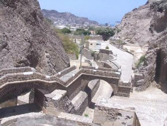 تكريم 40 مسرحيا من الرعيل الأول بعدن