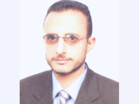 الأمير سلطان.. هل يعيد النظر في سياسة "اللجنة الخاصة"؟