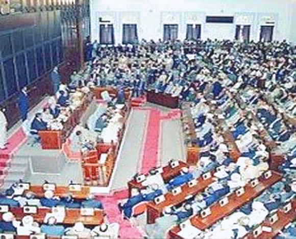 أراضي الحديدة تشعل اشتباكاً بالأيدي داخل البرلمان اليمني