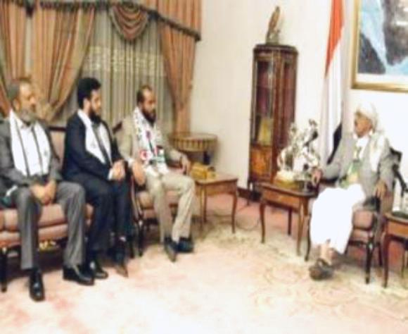 الرئيس يستقبل النواب اليمنيين المشاركين ضمن قافلة الحرية