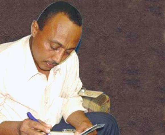 وفاة الإعلامي اليمني  يحيى علاو بعد معاناة مع المرض