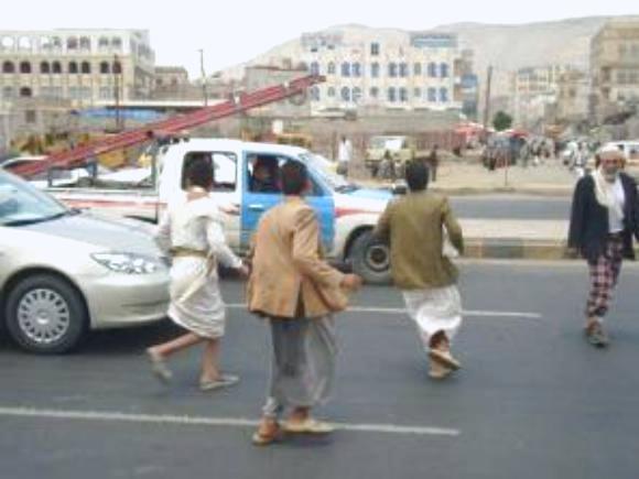 انفجار قوي بحي السنينة بصنعاء يخلف قتيلين و4 جرحى