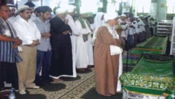تشييع جثمان الاعلامي محمد زين العيدروس في عدن