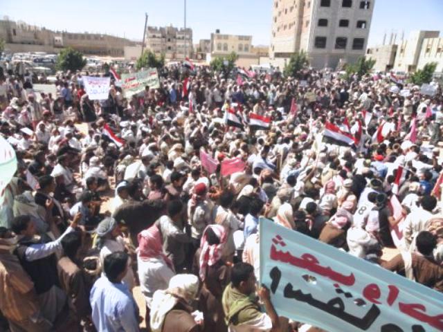 شبوة: وفود من قبيلة العوالق تصل ساحة الاعتصام