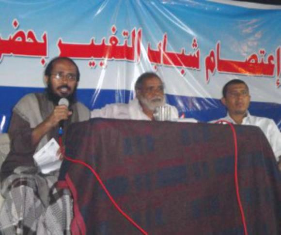 "وهج الثورات العربية" ندوة في ساحة التغيير بكورنيش المكلا