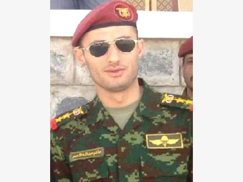 الشيخ هاشم الاحمر يجدد دعمه لمطالب شباب الثورة في اليمن