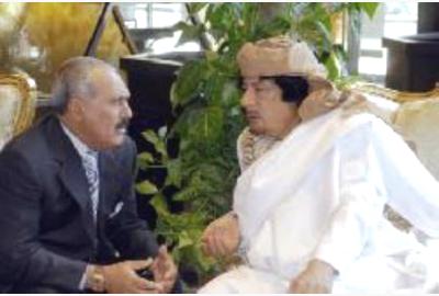 الخليج الإماراتية: هل يمكن أن يتحرك "المشير" لتجنب مصير "العقيد"؟