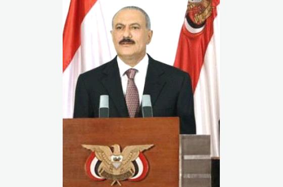 الرئيس متفائل بقدرة البلد على تجاوز الأزمة عبر مخارج دستورية (نص الخطاب)