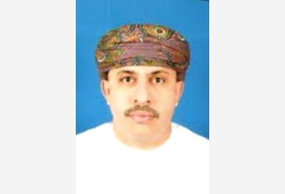 القنصل العماني بعدن: وصول مساعدات غذائية وطبية من السلطنة لنازحي أبين الثلاثاء