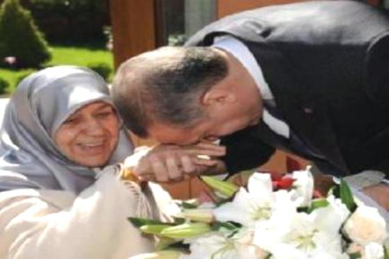 وفاة والدة رئيس وزراء تركيا اردوغان