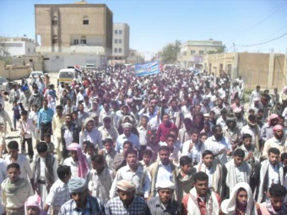 الالاف في شبوة يحتشدون وفاء لثوار اكتوبر