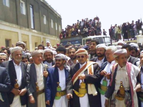 صادق الاحمر يدعو هادي لاعادة الجيش لثكناته
