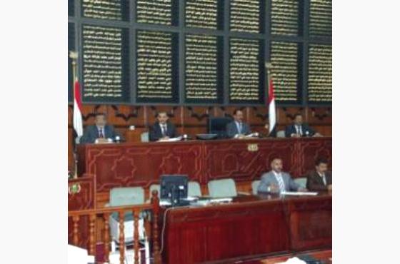 خبير قانوني يعتبر عدم فتح باب التنافس للانتخابات الرئاسية بأنه غير دستوري