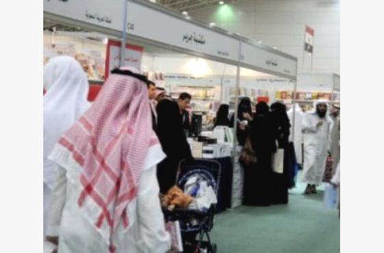 أجنحة الثورات العربية تجذب زوار معرض الرياض الدولي وكتاب رياض الأحمدي في المقدمة