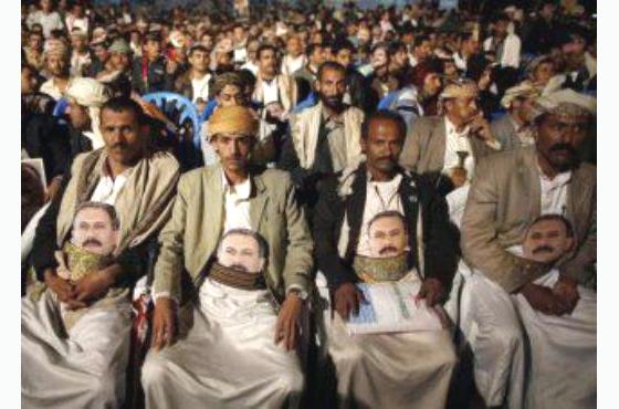 صورة من الصف الأول لجمهور حفلة عيد ميلاد الرئيس السابق