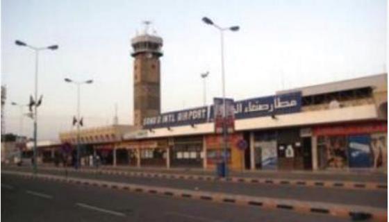 رويترز: مركبات عسكرية تمنع اقلاع الطائرات في مطار صنعاء لتحدي الرئيس هادي