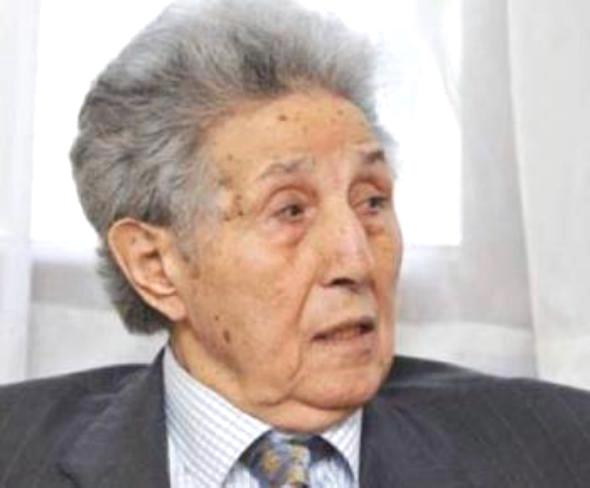 الإعلان عن وفاة أحمد بن بلة أول رئيس في الجزائر بعد الاستقلال