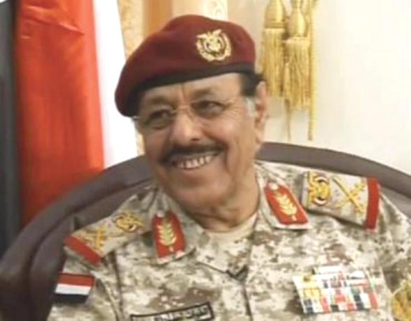 اللواء علي محسن: الرئيس هادي قادر على المرحلة والجيش موحد في الأصل (حوار)