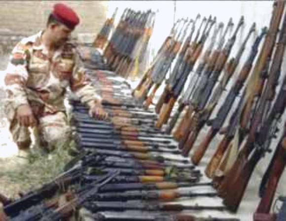 الصومال تقول إنها صادرت أسلحة مهربة من تنظيم القاعدة في اليمن