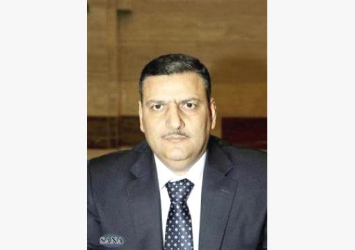 انشقاق  رئيس الوزراء السوري رياض حجاب عن نظام الاسد