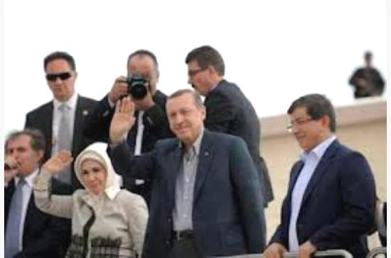 اردوغان وزوجته وزير خارجية تركيا يتفقدون المسلمين في بورما (فيديو)