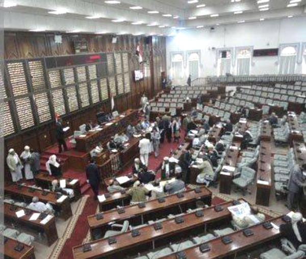 نائب يطالب بالاعتذار للبيض والراعي يعتبره تجاوز على صلاحيات رئيس الجمهورية