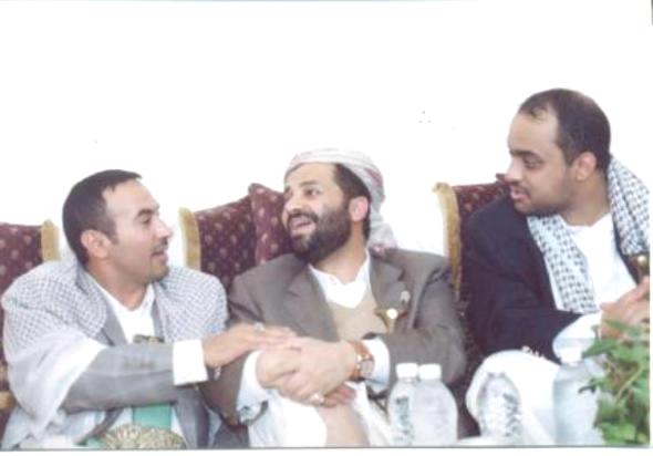 صورة نادرة تجمع أحمد علي وحميد الأحمر وياسر العواضي في ساعة صفاء