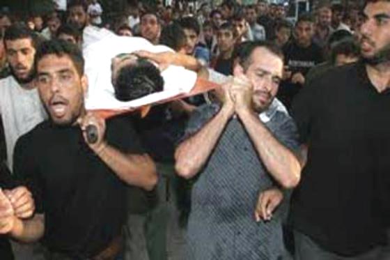 استشهاد 23 فلسطينيا بينهم 8 اطفال في غارات اسرائيلية على غزة