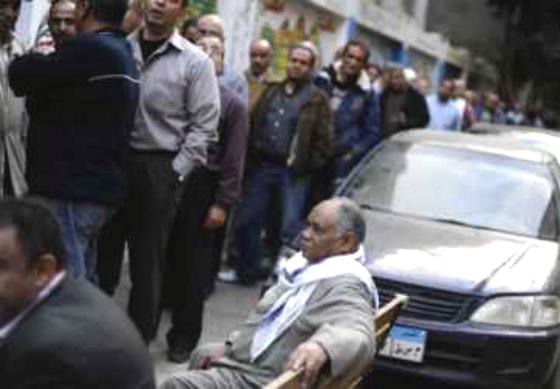استقالة النائب العام المصري ونادي القضاة ينسحب من الاستفتاء على الدستور