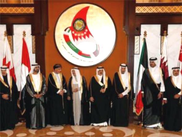 قمة دول الخليج في المنامة تقر اتفاقية الأمن وإنشاء قيادة عسكرية موحدة