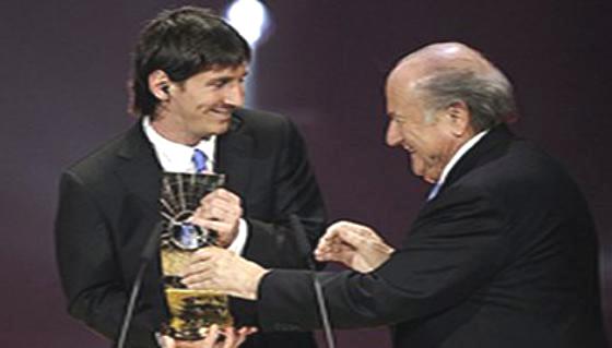ميسي أفضل لاعب للمرة الرابعة