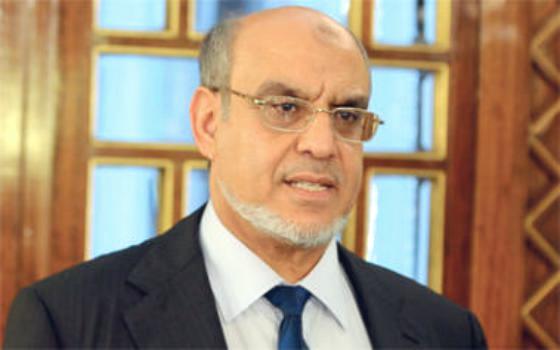 رئيس الوزراء التونسي يقيل حكومته ويعلن تشكيل حكومة كفاءات من خارج الأحزاب