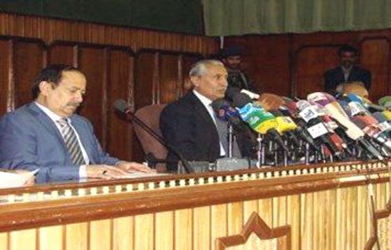 وزير الداخلية اليمنية: شحنة الأسلحة الإيرانية تكفي لقتل الملايين من اليمنيين (تفاصيل)