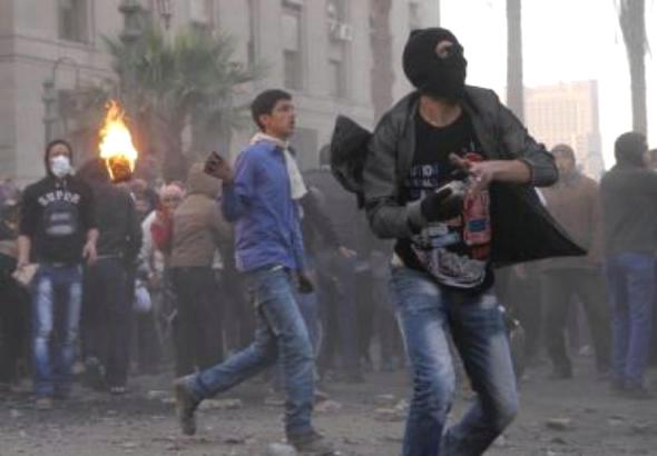المعارضة تحشد للتظاهر ضد مرسي في ذكرى تنحي مبارك
