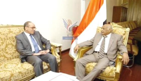 رئيس الوزراء باسندوة يستقبل السفير الجزائري الجديد لدى اليمن