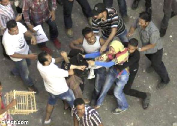 هيومن رايتس: نحو 100 حالة تحرش جنسي واغتصاب في ميدان التحرير بالقاهرة