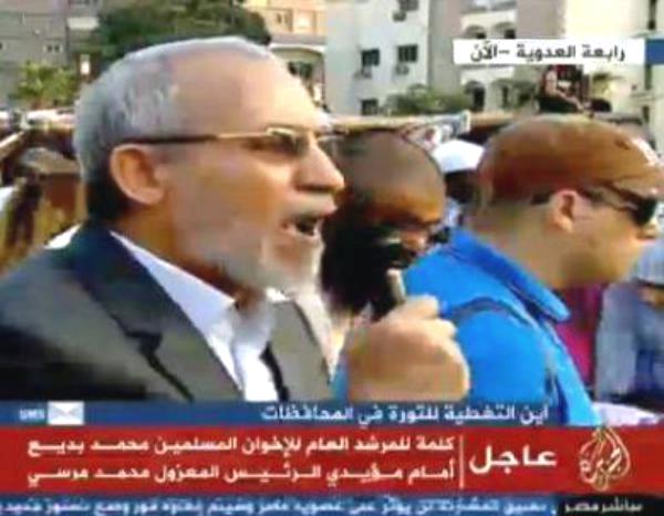 مرشد الإخوان محمد بديع: مرسي رئيس كل المصريين وستبقى بالميادين حتى عودته
