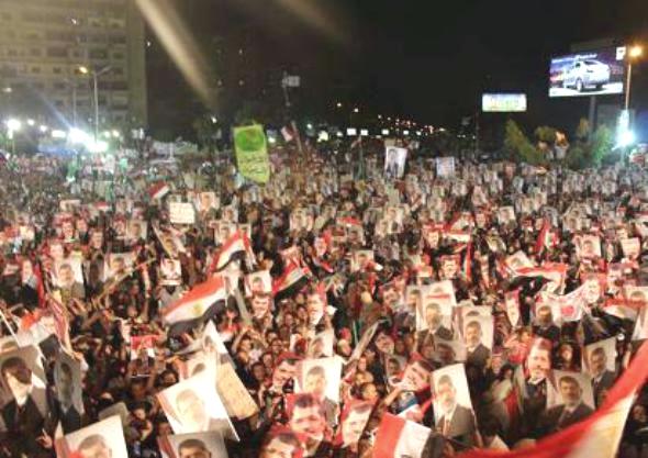 حشود مليونية تندفق في أنحاء مصر رفضاً للانقلاب وتأييداً لمرسي