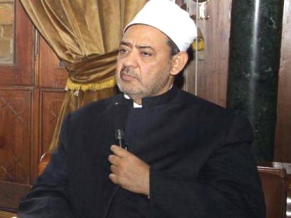 شيخ الأزهر يطالب الانقلابيين بفتح تحقيق مذبحة الحرس الجمهوري ولجنة مصالحة (النص)
