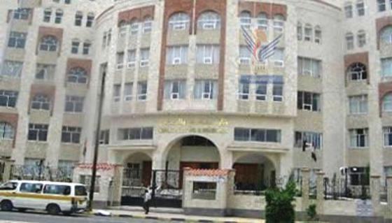 مصدر: شركة النفط تقوم بإمداد محطات الوقود بكميات تكفي لتلبية احتياجات السوق