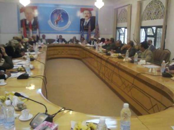 المؤتمر يرفض استقالة 4 من ممثليه في مؤتمر الحوار